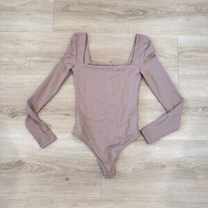 Aritzia Babaton Contour Square Neckline Bodysuit